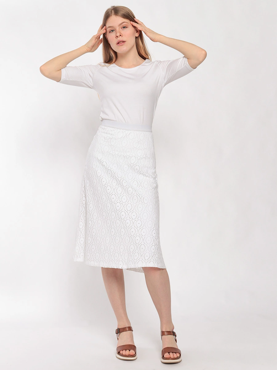 Белая кружевная юбка